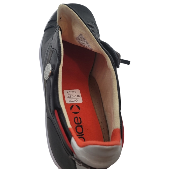 SOLD - PLAE 'Mulberry' Leather Low Tops - Picture 9 of 14